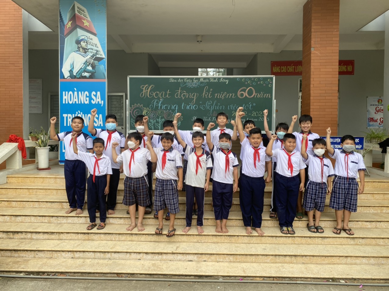 Liên đội Tiểu học Phước Vĩnh Đông thực hiện Mô hình "Đội Thiếu niên xung kích bảo vệ môi trường"